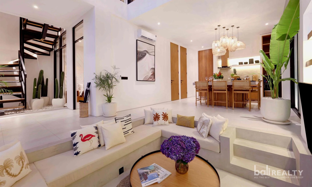 Luxury 3-Bedroom Villa with Rooftop Pool in Batu Bolong, Canggu — image 6