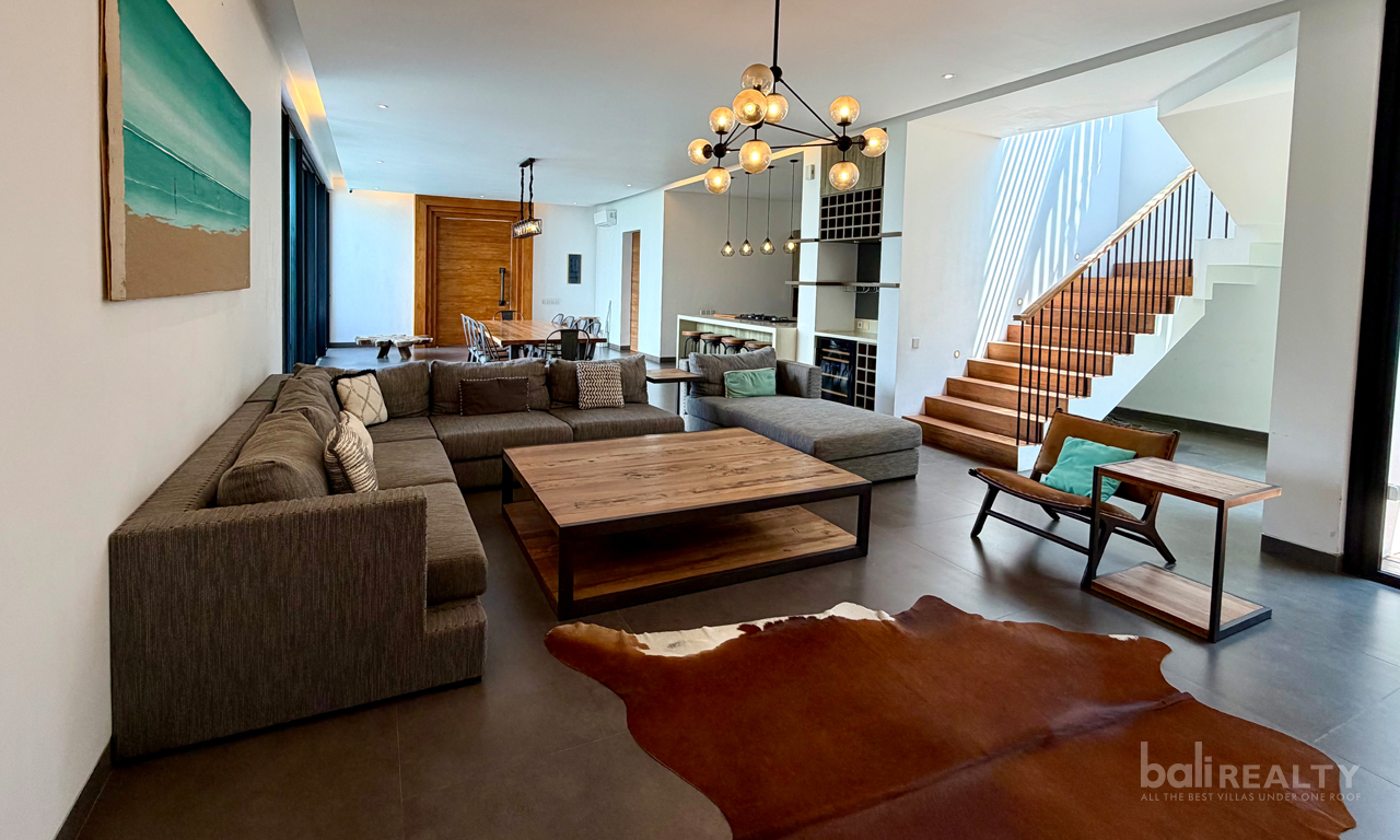 Family-Friendly Three-Bedroom Villa Near Cemagi Beaches: Yearly and Monthly Rental — image 2