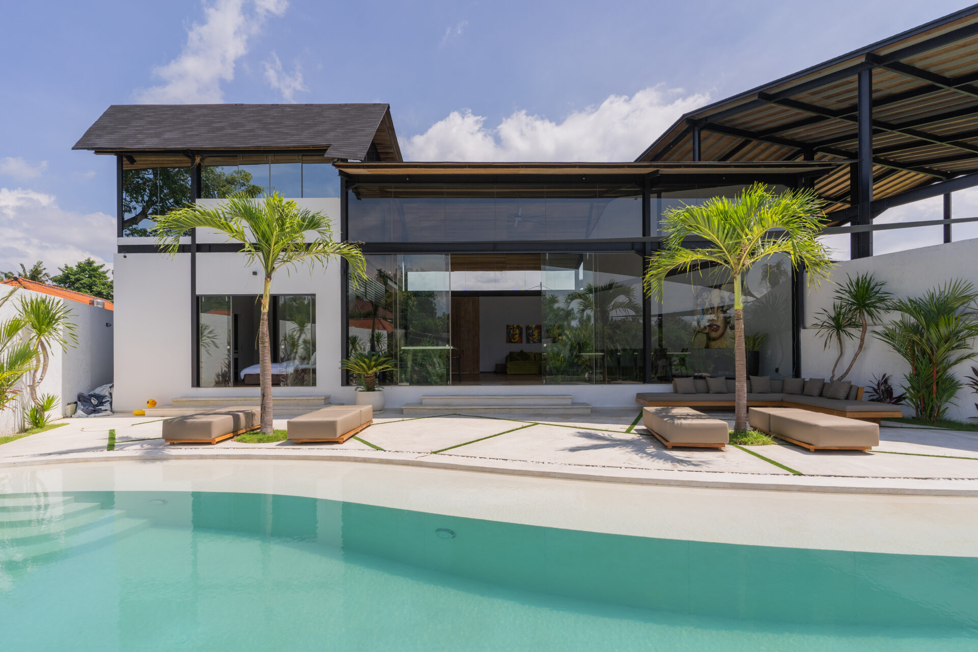 Modern Industrial 3-Bedroom Riverside Villa for Rent in Umalas — image 2