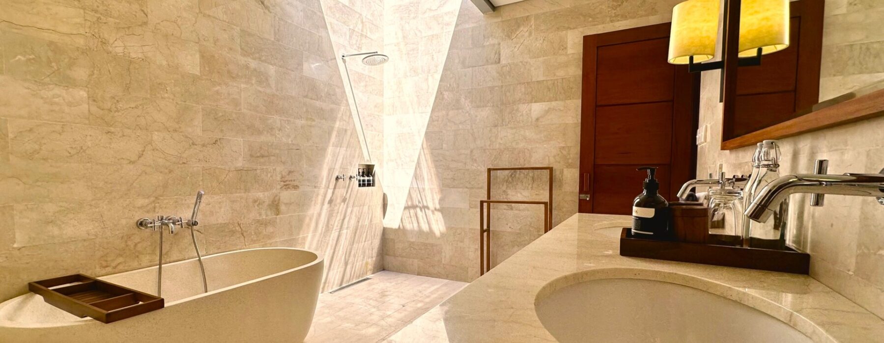 Villa Mountain Heaven Singaraja - Suite Room — image 3
