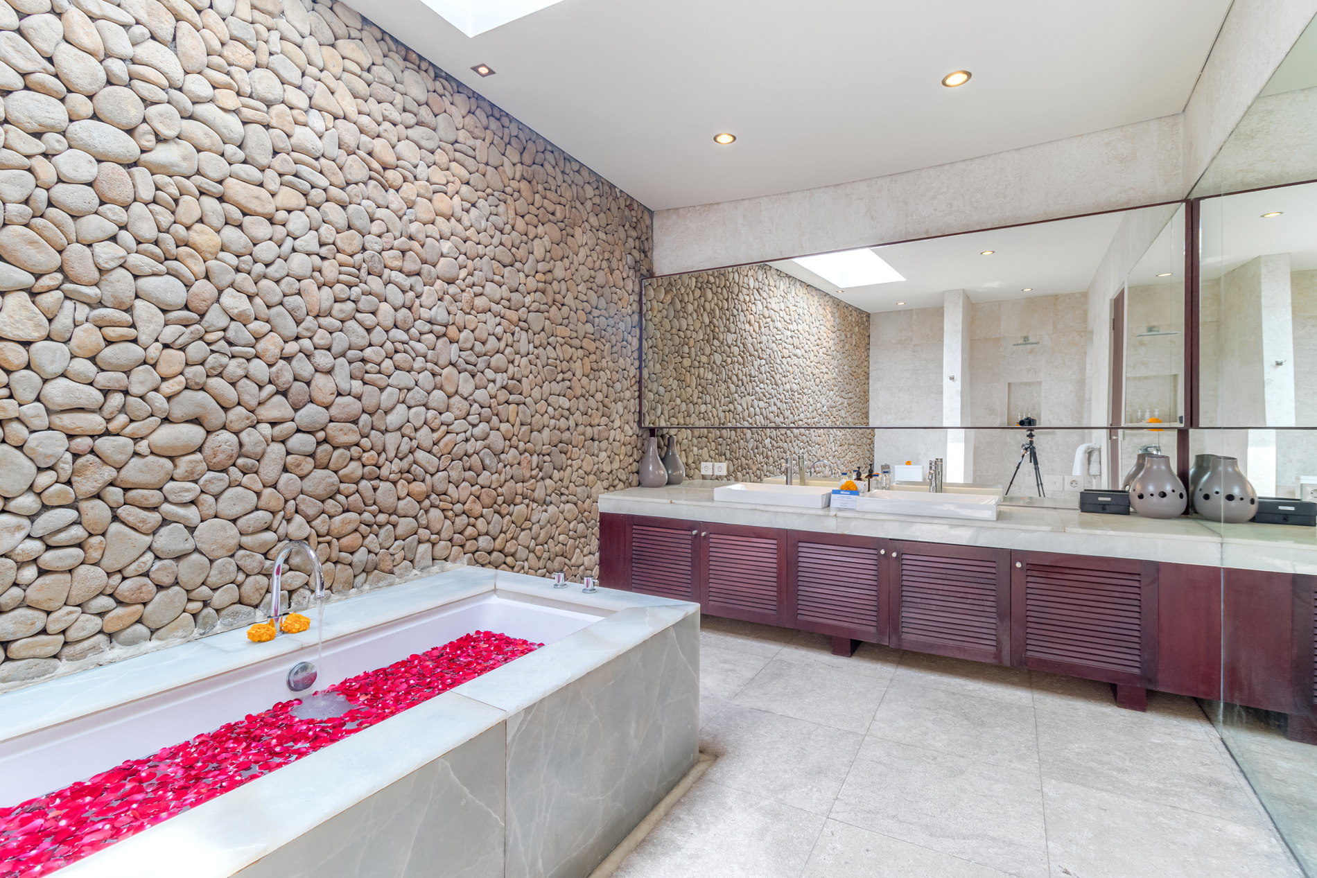 Villa Grand Residence Seminyak ~ Asia Holiday Retreats, Luxury Villas. Handpicked by Experts — image 11