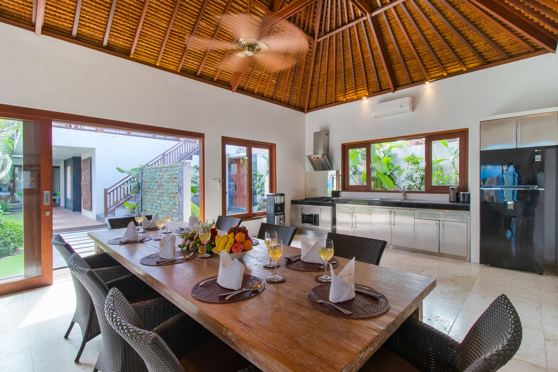 Villa Kirgeo, 4 bedroom villa Canggu Bali — image 19