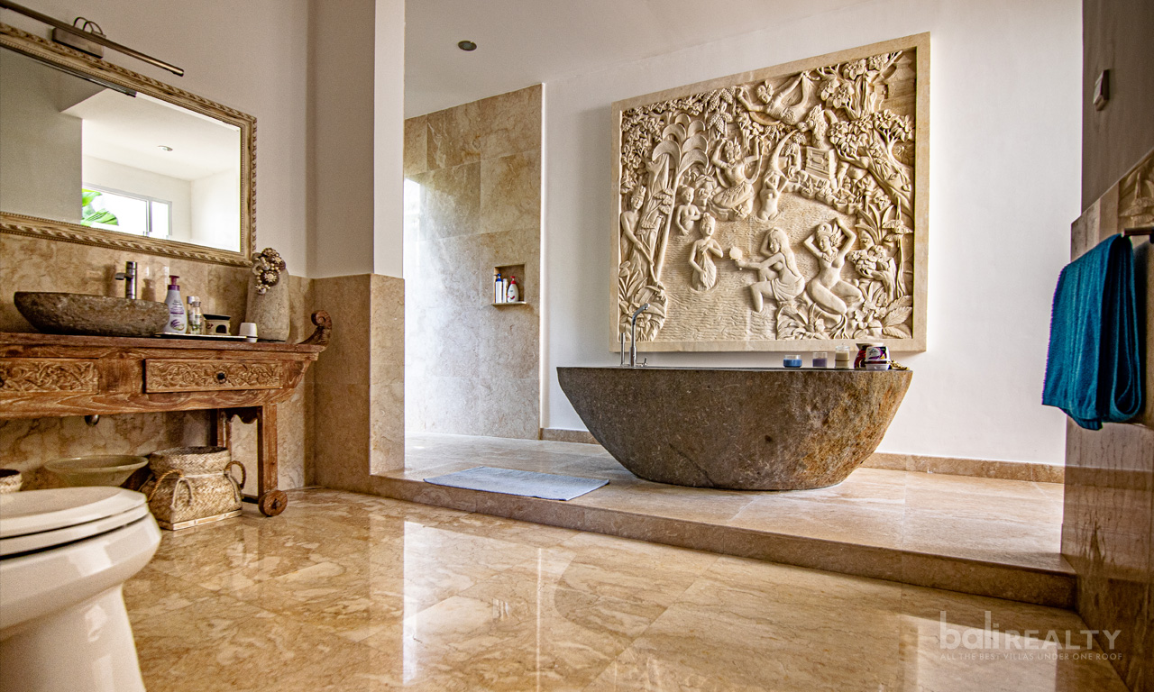 Spacious 3-Bedroom Freehold Villa on 663sqm – Walk to Jimbaran Beach – 2979 — image 10