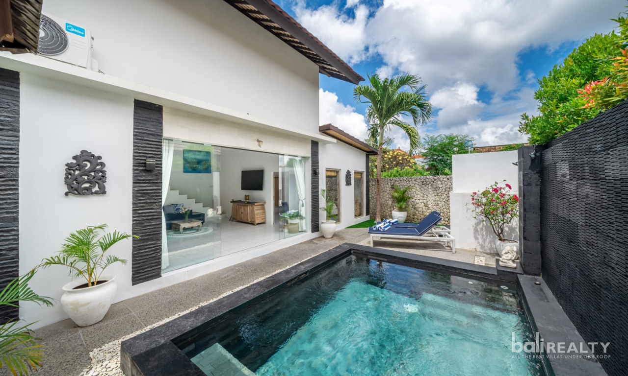 Monthly and Yearly Rental Available: Homey Two-Bedroom Villa in Jimbaran