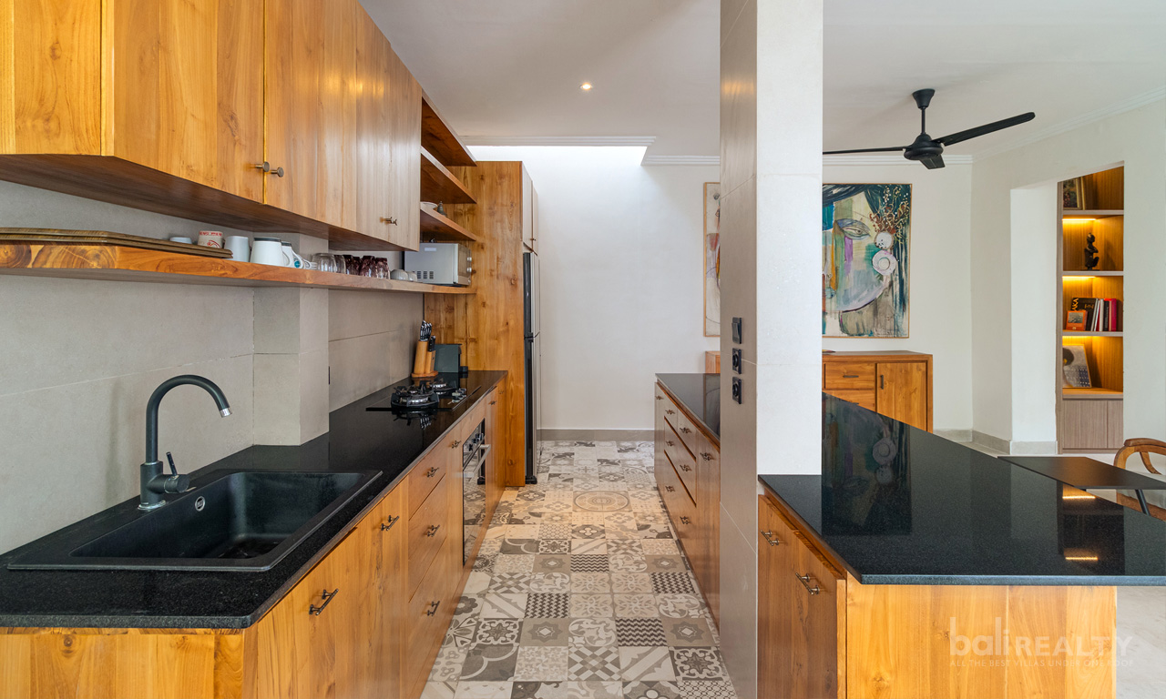 Contemporary Cozy Three-Bedroom Freehold Villa in the Seminyak Area — image 6