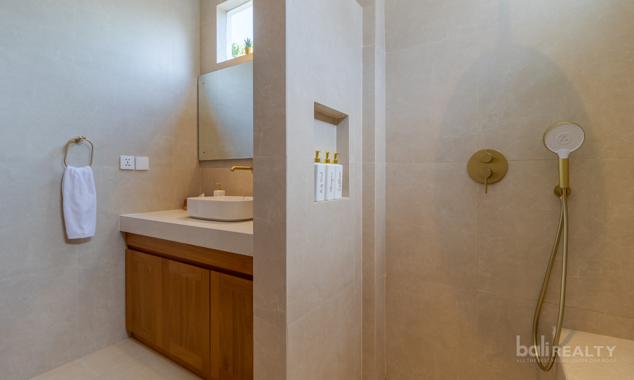 Three-Bedroom Villa in Prime Central Legian: Ideal for Living & Investment — image 10