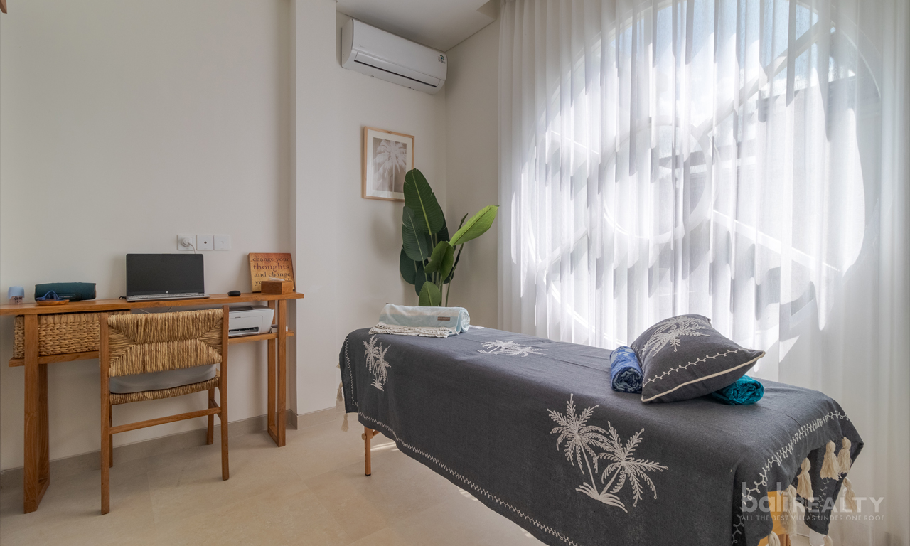 Three-Bedroom Villa in Prime Central Legian: Ideal for Living & Investment — image 12