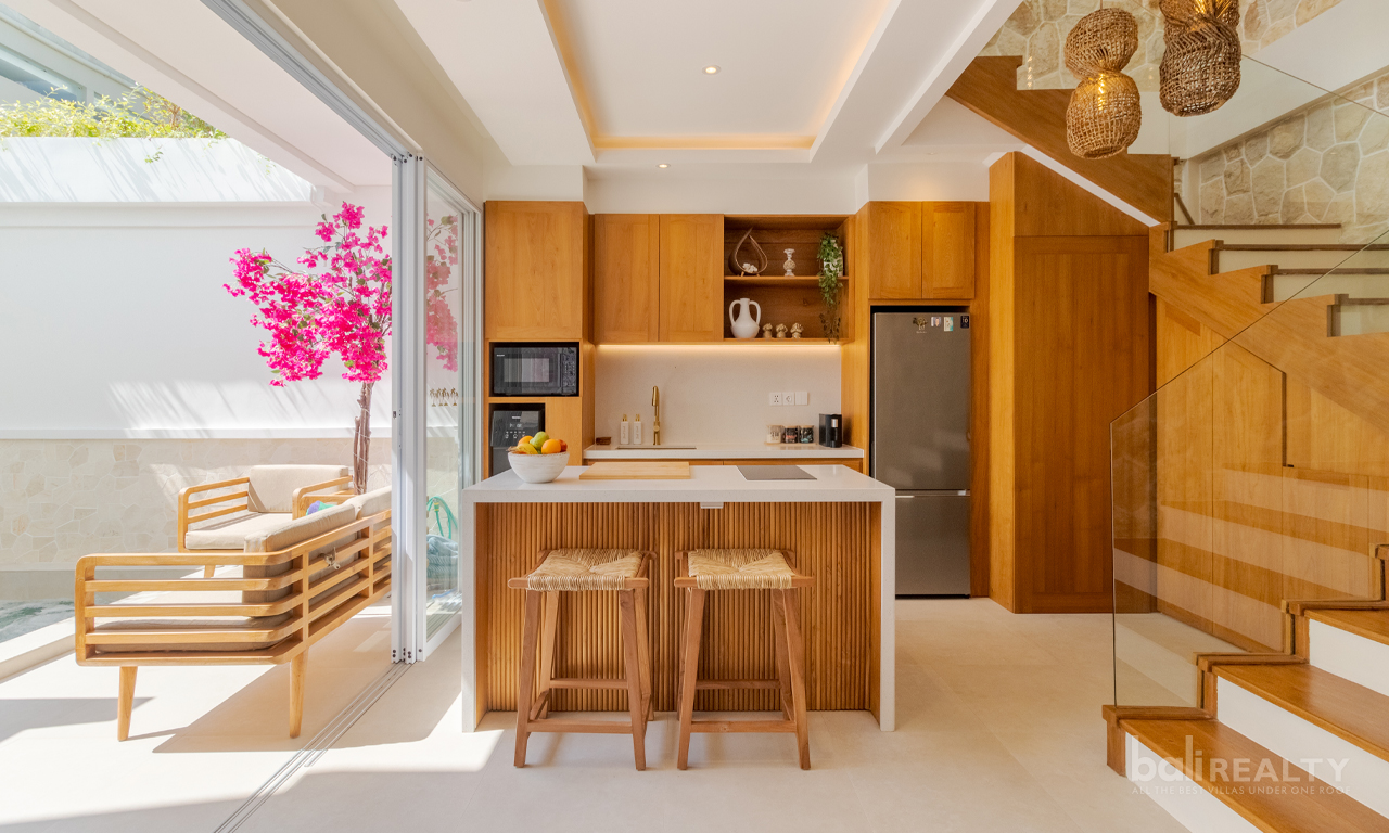 Three-Bedroom Villa in Prime Central Legian: Ideal for Living & Investment — image 2