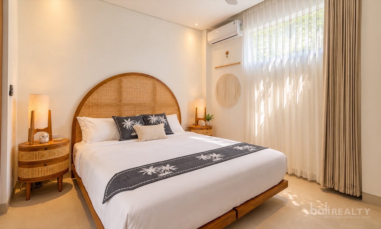 Four -Bedroom Villa in Prime Central Legian: Steps from Legian Beach – 2974 — image 4