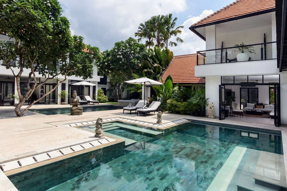 Luxe 7-Bedroom Villa in Seminyak — A Stylish Tropical Escape for Families & Big Groups — image 4