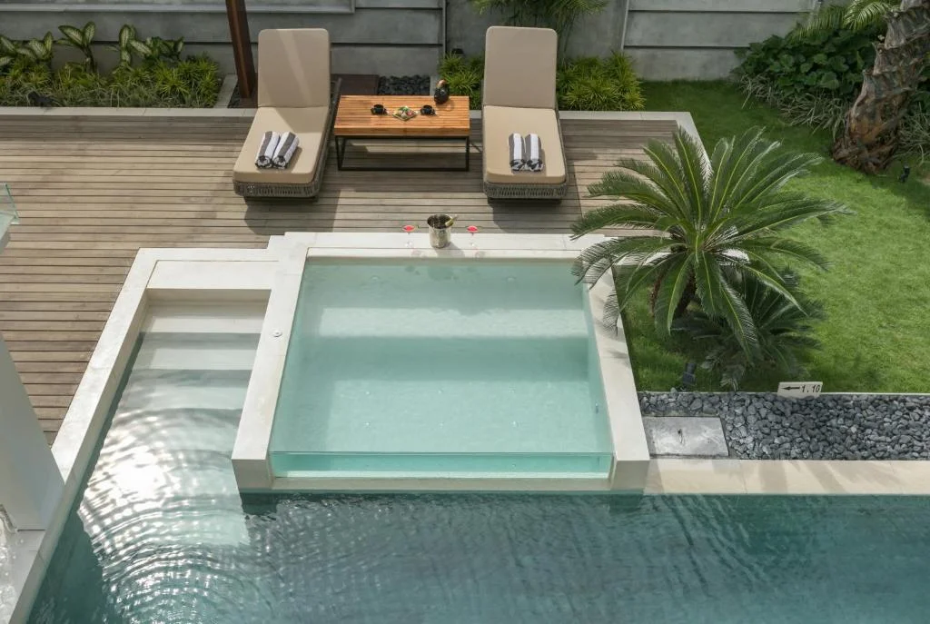 Luxurious 4-Bdr Modern Villa with Tropical Charm and Scenic Views in Canggu — image 19