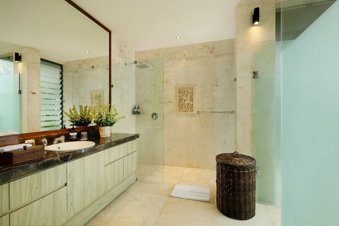 Luxurious 5-Bedroom Private Villa with Pool, Tropical Gardens in Seminyak — image 15