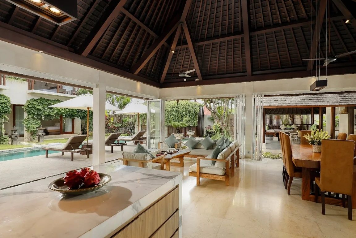 Luxurious 5-Bedroom Private Villa with Pool, Tropical Gardens in Seminyak — image 16