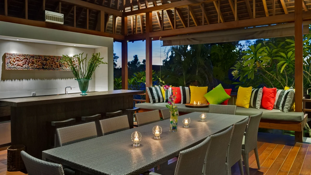 Luxury 4-Bedroom Villa with Sunset Rooftop in Canggu — image 15