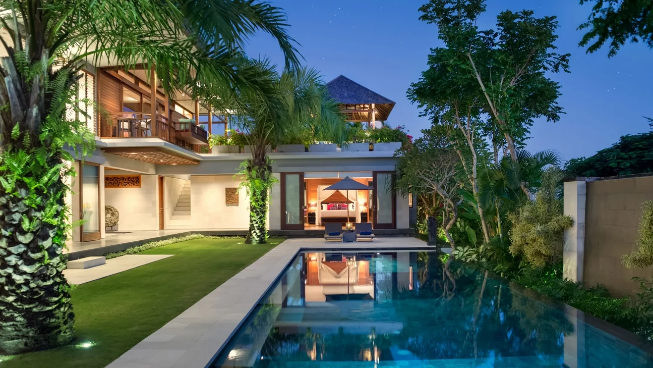 Luxury 4-Bedroom Villa with Sunset Rooftop in Canggu — image 5