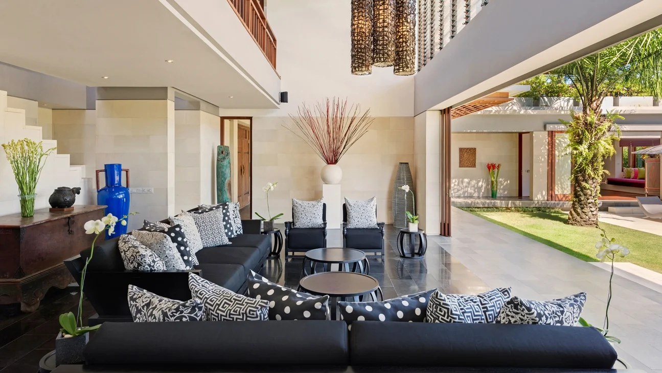Luxury 4-Bedroom Villa with Sunset Rooftop in Canggu — image 14