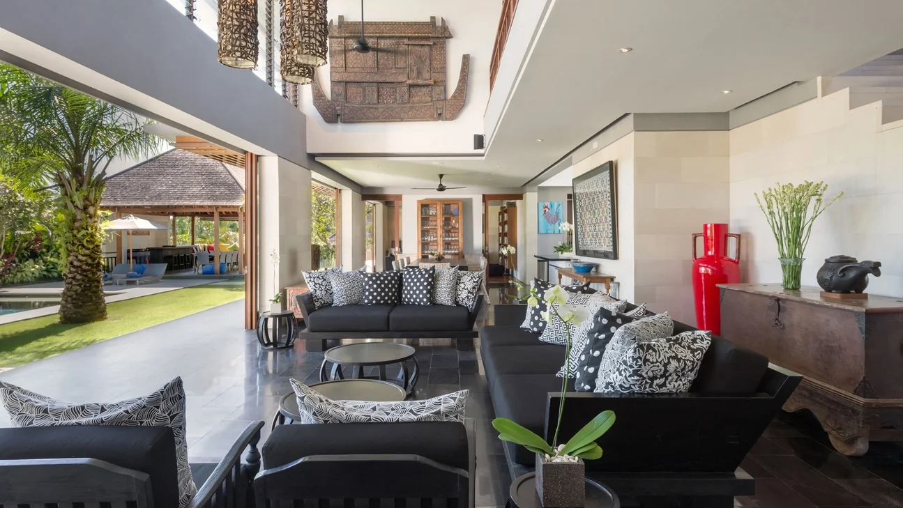 Luxury 4-Bedroom Villa with Sunset Rooftop in Canggu — image 13