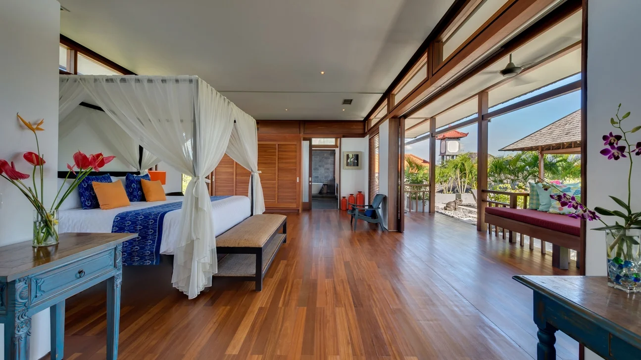Luxury 4-Bedroom Villa with Sunset Rooftop in Canggu — image 18