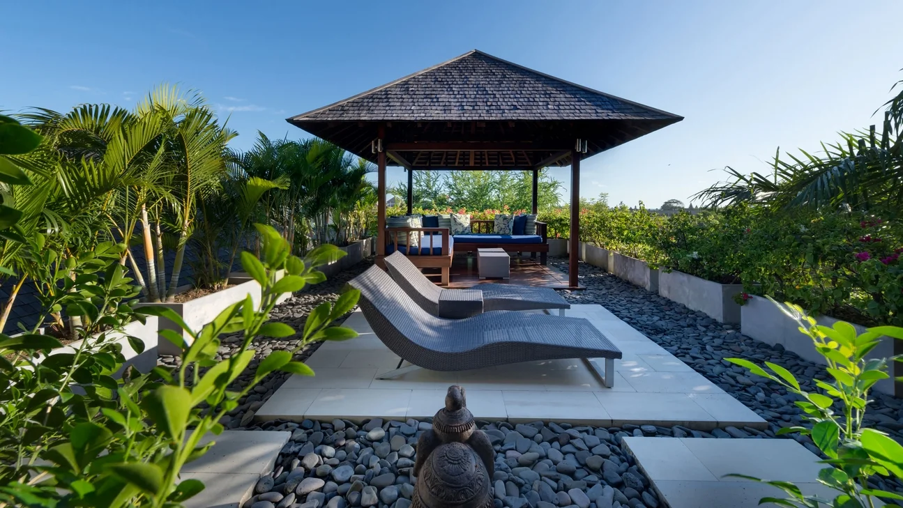 Luxury 4-Bedroom Villa with Sunset Rooftop in Canggu — image 8