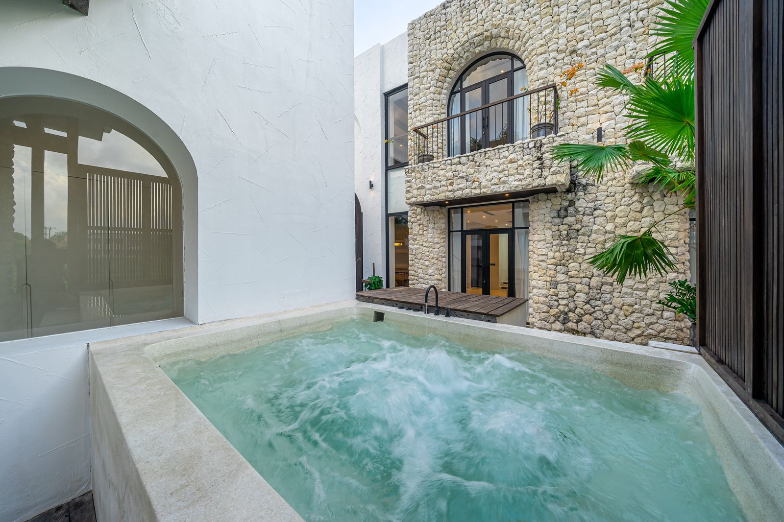 Mediterranean 4+1 Bedroom Villa in Central Berawa — image 16