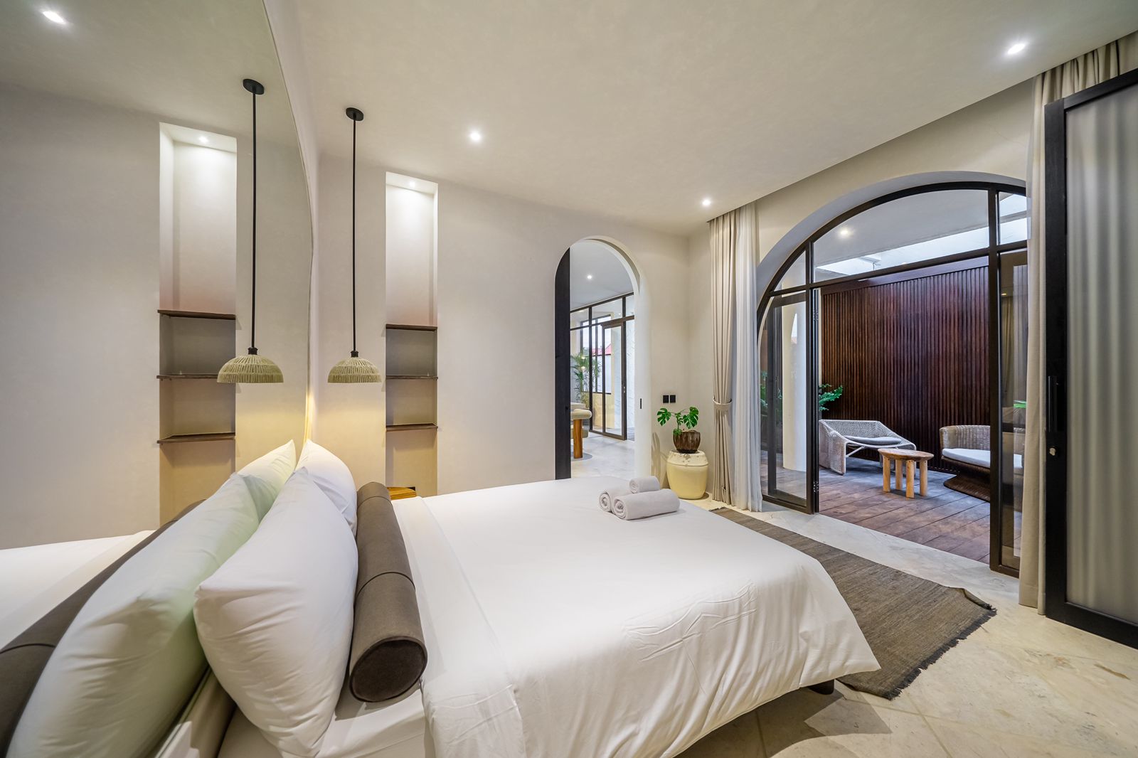 Mediterranean 4+1 Bedroom Villa in Central Berawa — image 18