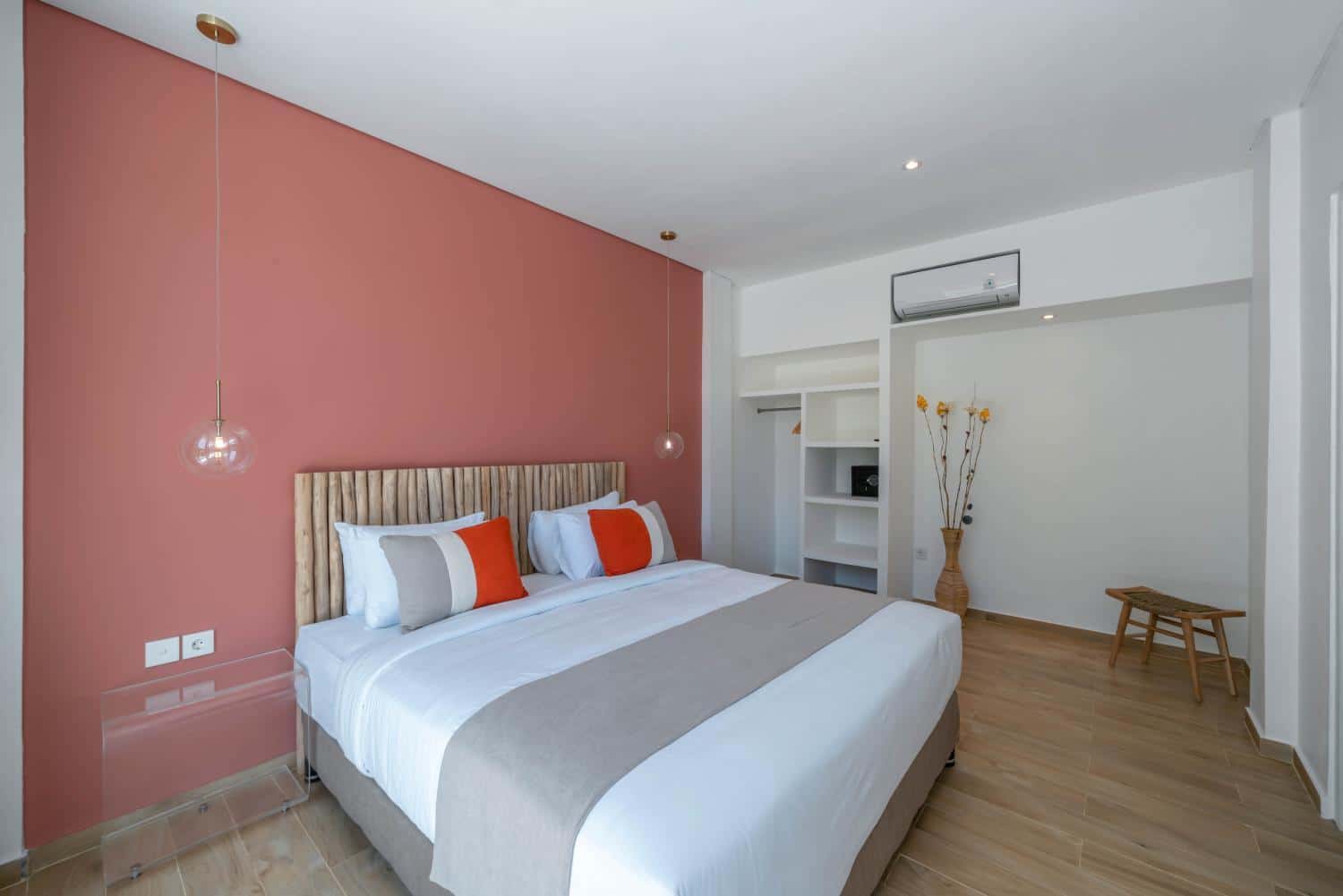 Modern 6-Bedroom Villa for Yearly Rent Near Berawa Beach — image 17
