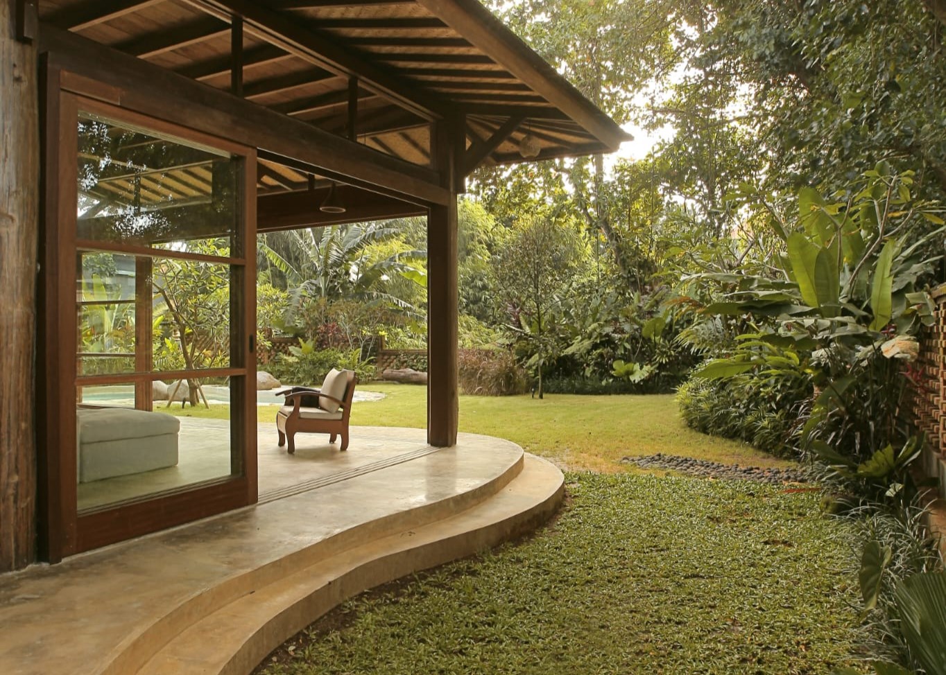 Nature-Integrated 4-Bedroom Tropical Villa for Yearly Rent in Ketewel — image 9