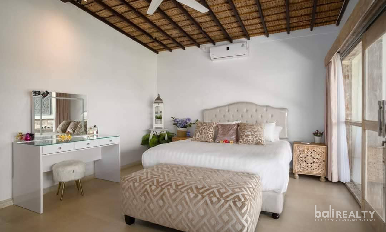 Charming Two-Bedroom Modern Balinese Villa with Tropical Garden for Yearly Rent – Nusa Dua 2976 — image 7