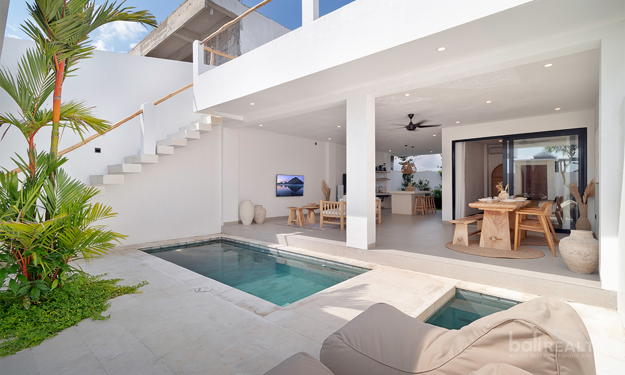 Rustic Two-Bedroom Villa in Tumbak Bayuh, a Short Drive to the Beach