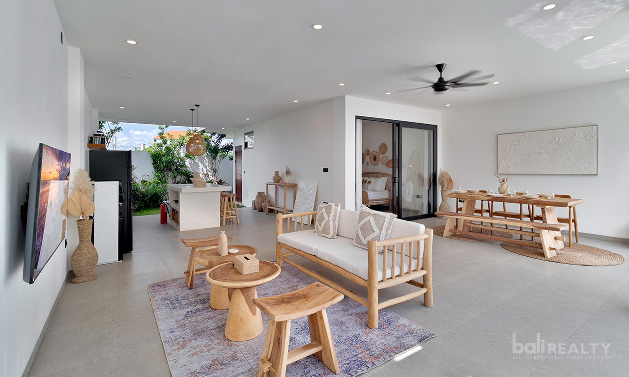 Rustic Two-Bedroom Villa in Tumbak Bayuh, a Short Drive to the Beach — image 3
