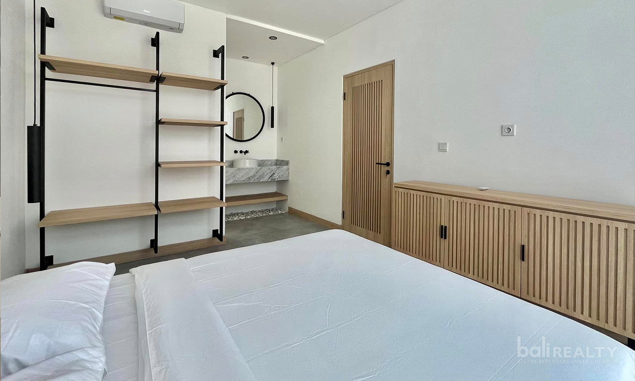 Contemporary Two-Bedroom Villa with 24-Year Lease in Prime Pererenan Location — image 4