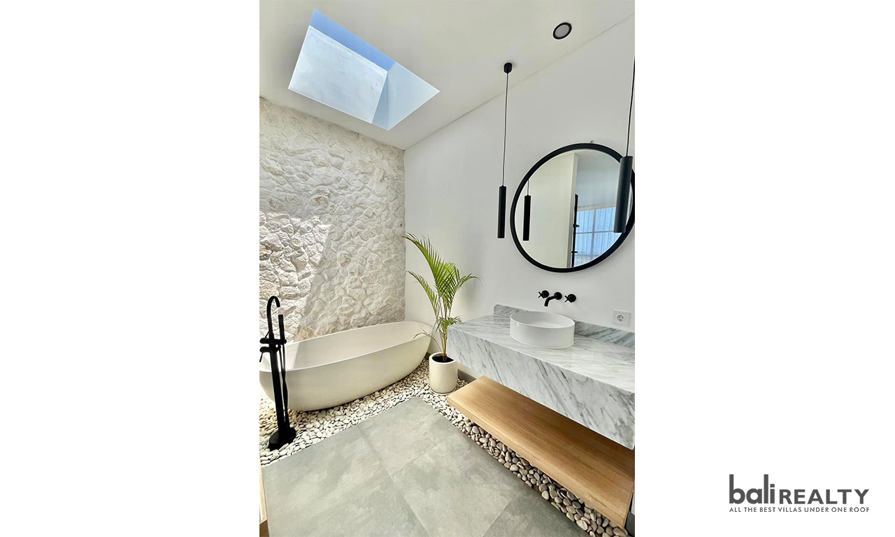 Contemporary Two-Bedroom Villa with 24-Year Lease in Prime Pererenan Location — image 5