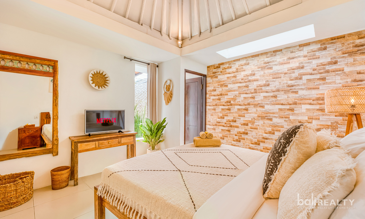 Family-Friendly Four-Bedroom Villa for Yearly Rent in Petitenget, Minutes from the Beach — image 10