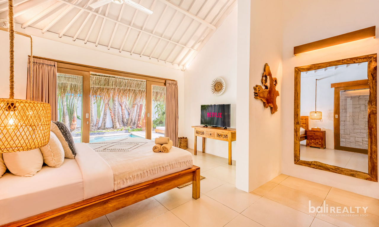 Family-Friendly Four-Bedroom Villa for Yearly Rent in Petitenget, Minutes from the Beach — image 11