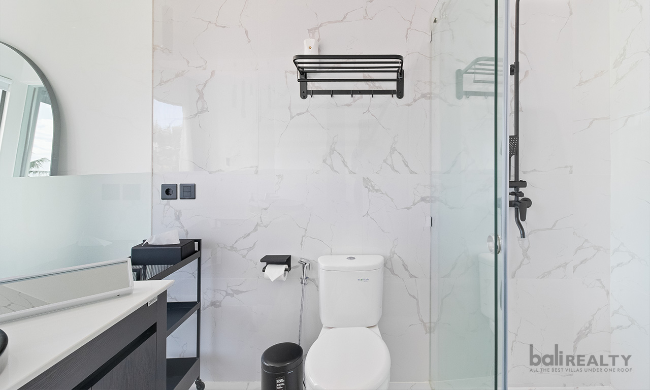 Modern Two-Bedroom Villa with Jacuzzi, 35-Year Lease, Proximity to Pererenan Beach – 2527 — image 9