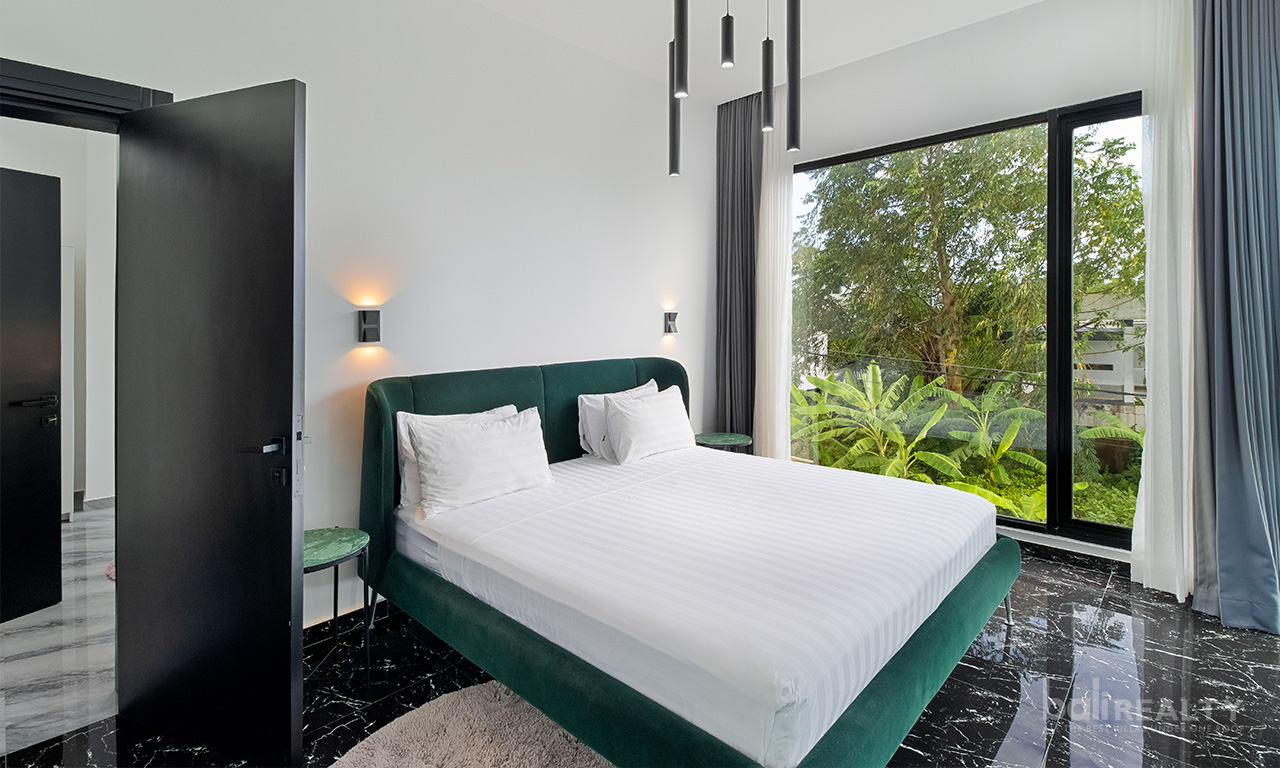 Modern Two-Bedroom Villa with Jacuzzi, 35-Year Lease, Proximity to Pererenan Beach – 2527 — image 6