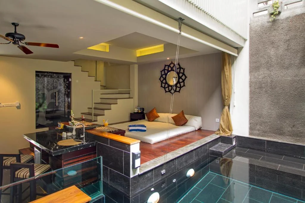 Romantic 1-Bedroom Pool Suite Villa in Kuta – Perfect for Honeymoon