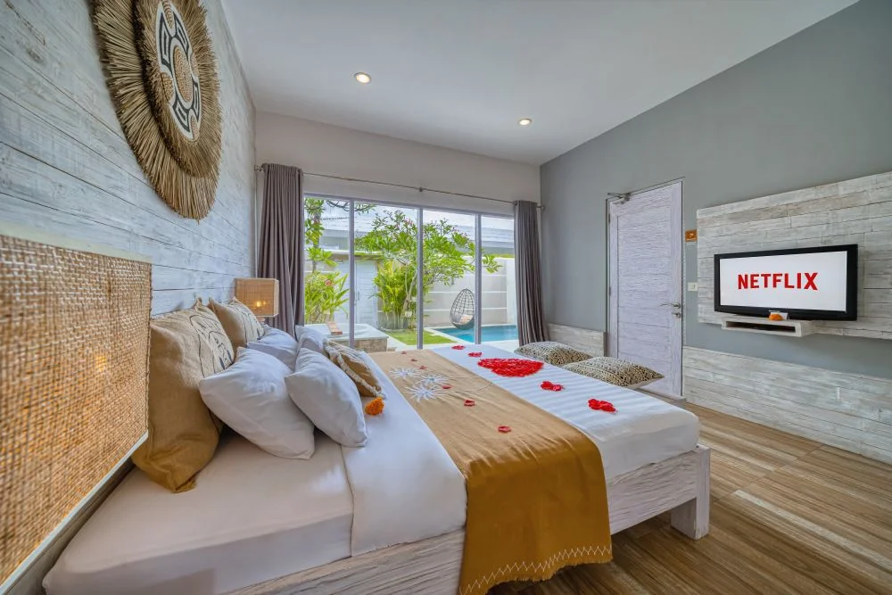 Romantic 1BR Private Villa w/ Pool & Jacuzzi – Tranquil Hideaway in Legian – BVI10555 — image 4
