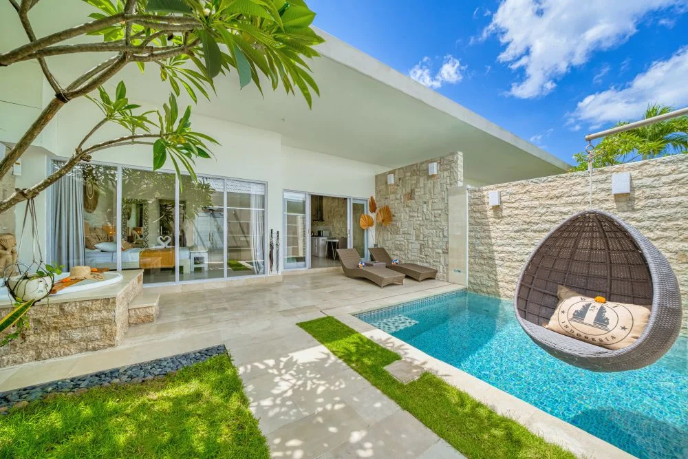 Romantic 1BR Private Villa w/ Pool & Jacuzzi – Tranquil Hideaway in Legian – BVI10555 — image 14