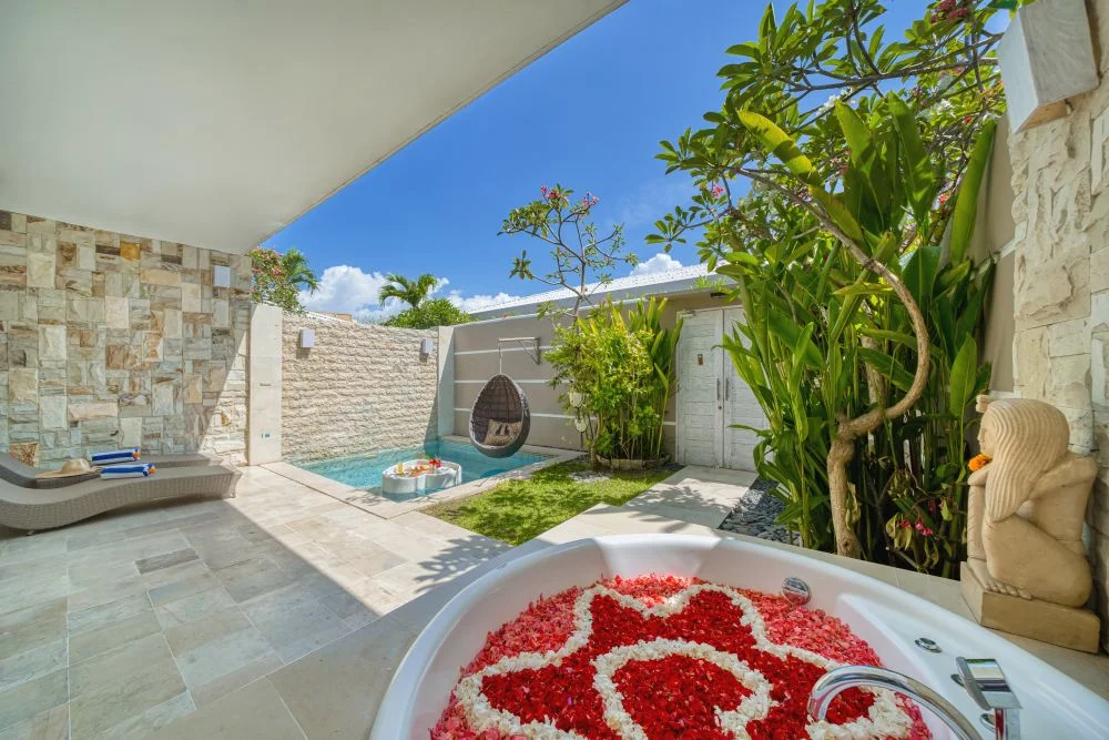 Romantic 1BR Private Villa w/ Pool & Jacuzzi – Tranquil Hideaway in Legian – BVI10555 — image 9