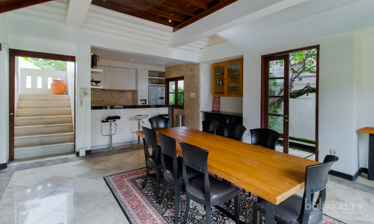 Unparalleled Opportunity: Freehold Four-Bedroom Villa with Deluxe Design on Expansive 1360 sqm Land, Proximity to Sanur Beach — image 6