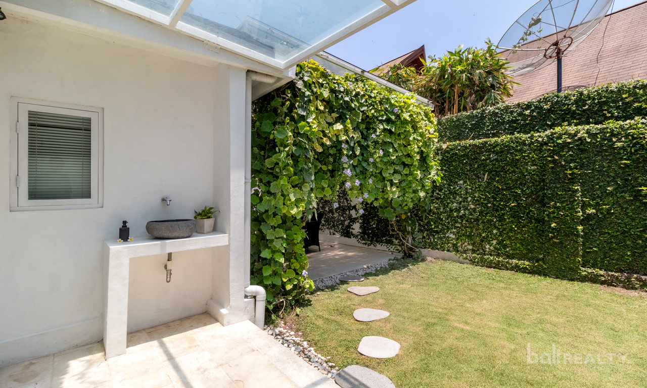 Yearly Rental: Tropical Two-Bedroom Villa in Mertasari Sanur, Steps from the Beach — image 14