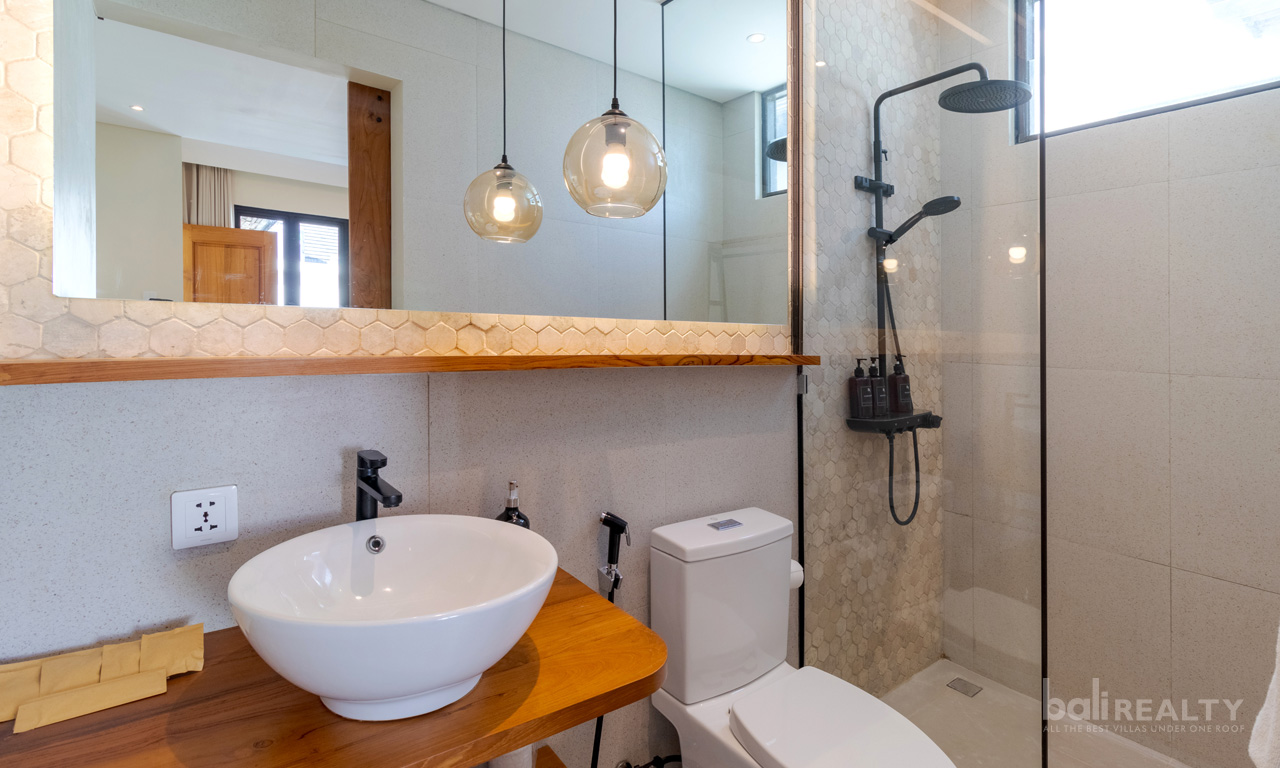 Three-Bedroom Villa with Long Lease in Seminyak’s Prime Location — image 9