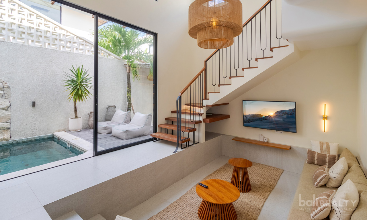 Three-Bedroom Villa with Long Lease in Seminyak’s Prime Location — image 1