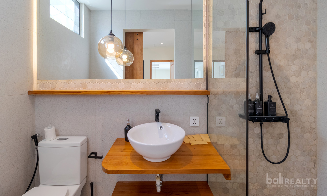 Three-Bedroom Villa with Long Lease in Seminyak’s Prime Location — image 8