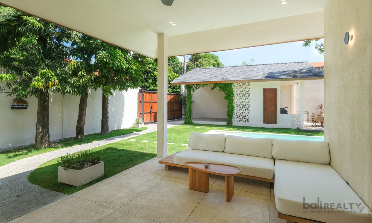 Spacious Japandi-Style Three-Bedroom Villa in Prime Seminyak – Long Lease and Great Investment Opportunity — image 2