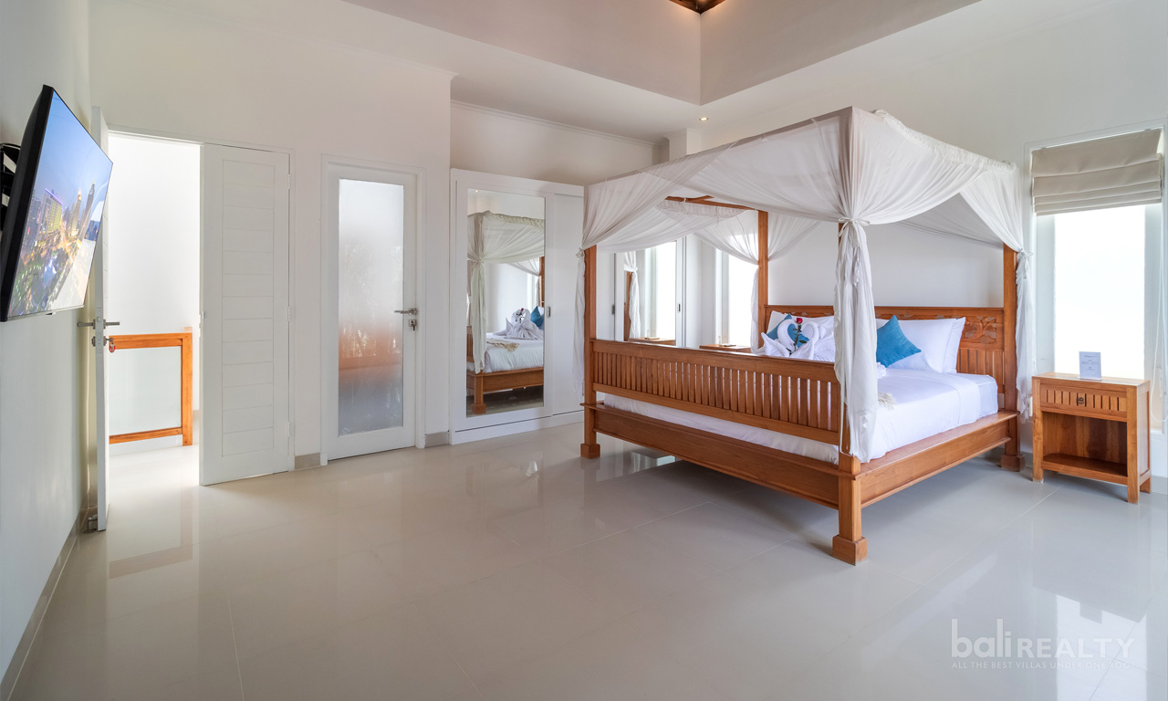 Two-Bedroom Monthly Villa in Seminyak – Fully Furnished and Great Location — image 11