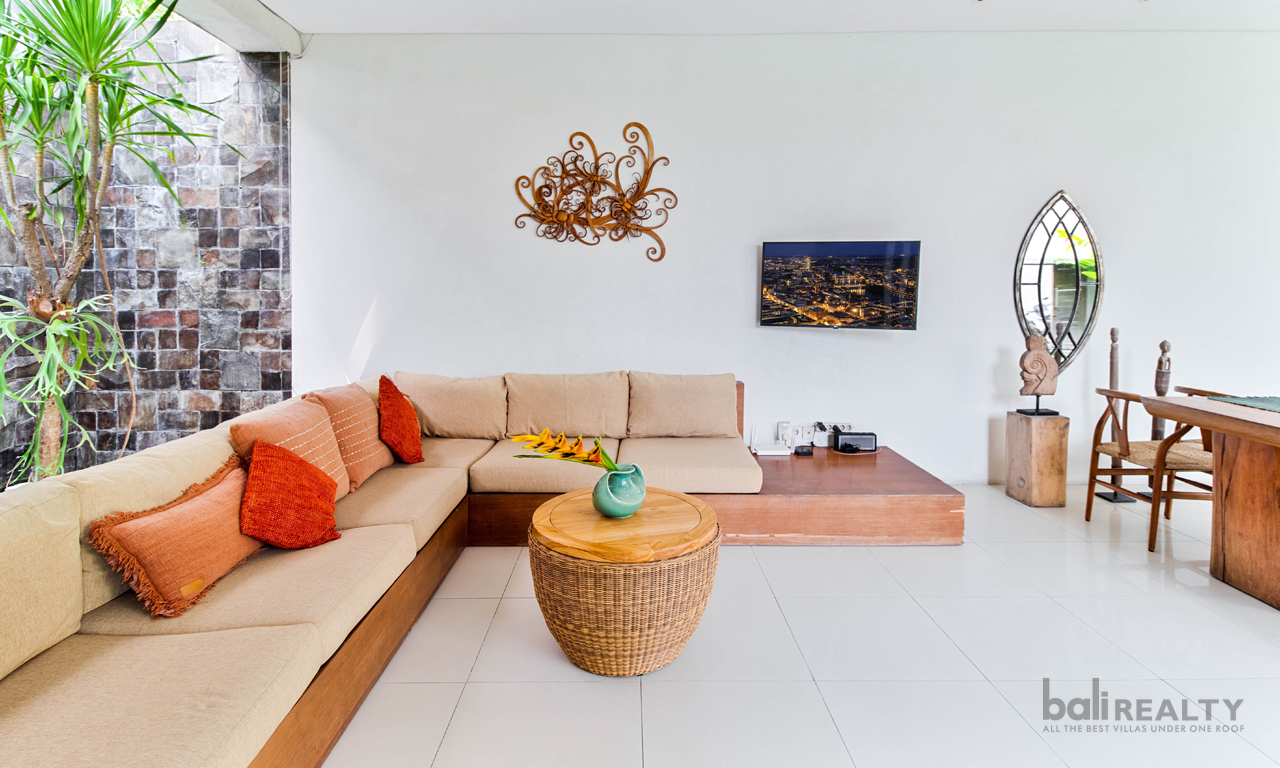 Flexible Lease 2-Bedroom Villa Near Seminyak Beach – Ideal Lifestyle or Rental Investment 2934 — image 1