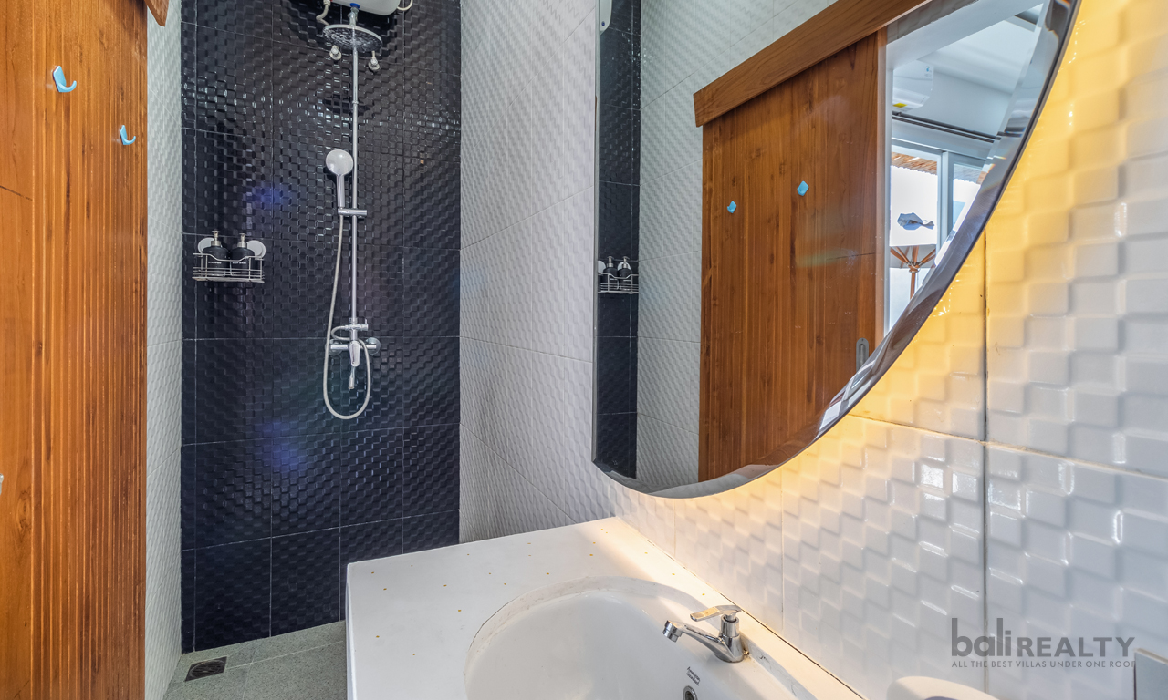 Two-Bedroom Chic Villa in Trendy Seminyak Area: Turnkey Investment 2944 — image 10
