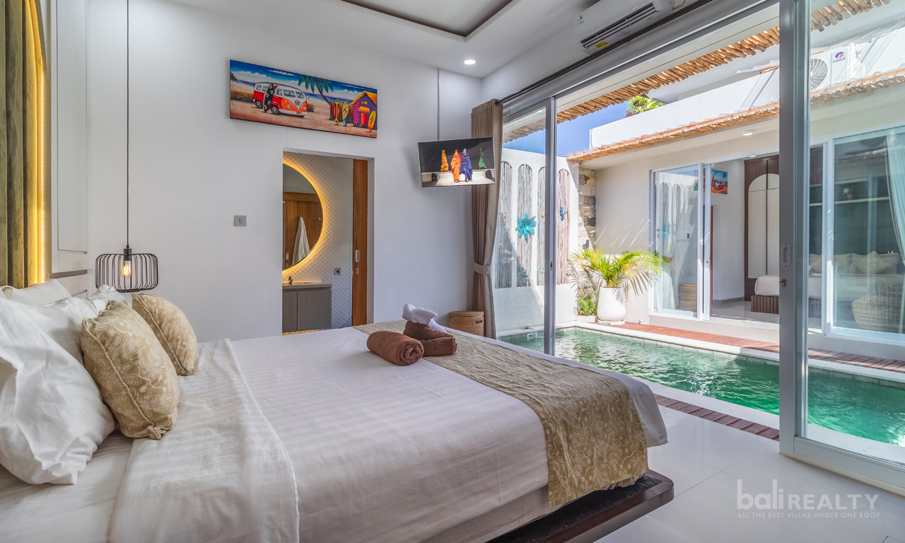 Two-Bedroom Chic Villa in Trendy Seminyak Area: Turnkey Investment 2944 — image 4